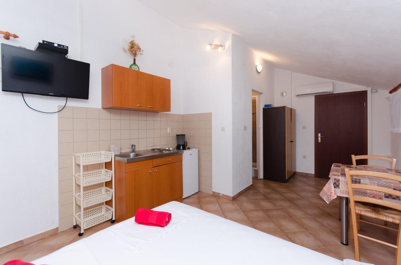 Apartments Sanja Sibinj Krmpotski Luaran gambar
