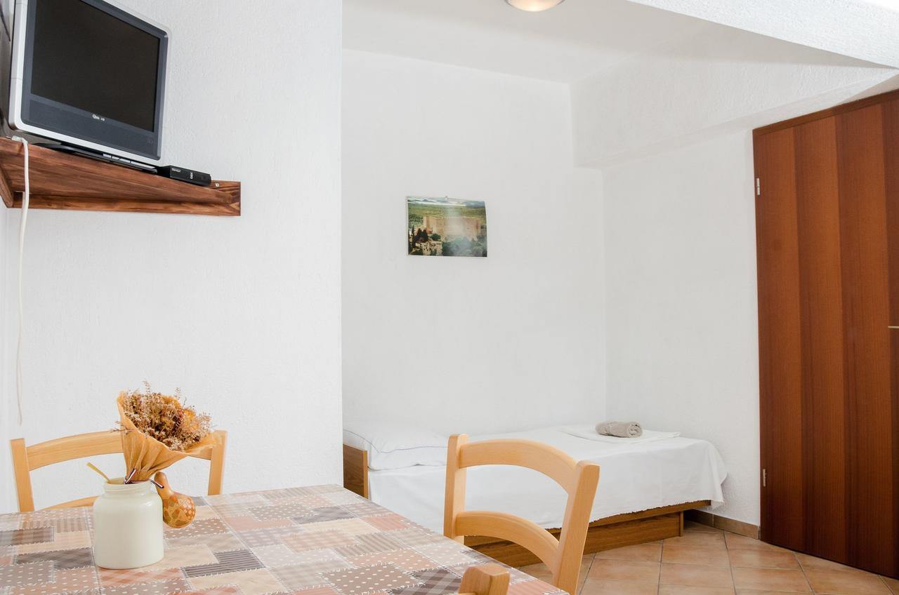 Apartments Sanja Sibinj Krmpotski Luaran gambar