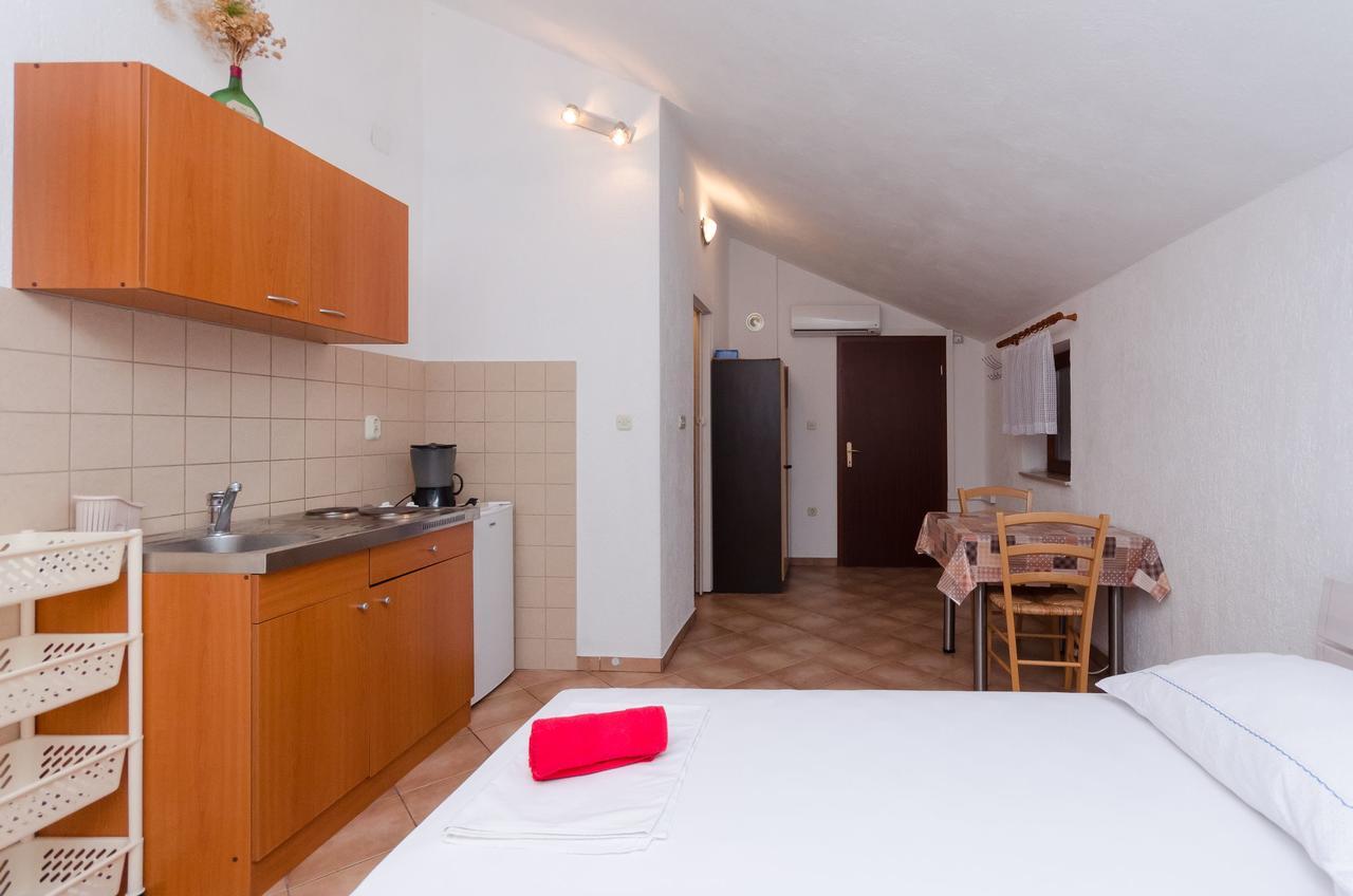 Apartments Sanja Sibinj Krmpotski Luaran gambar